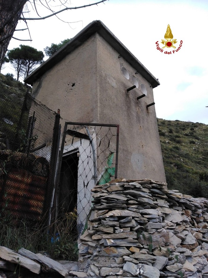 I vigili del fuoco recuperano un corpo mummificato sulle pendici del Monte Moro I vigili del fuoco recuperano un corpo mummificato sulle pendici del Monte Moro