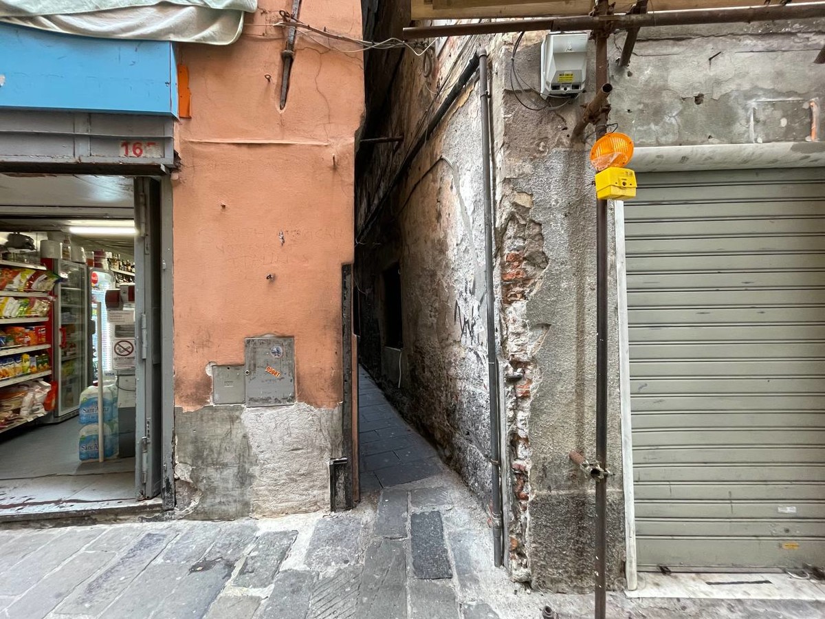 Le dimensioni contano, il vicolo più stretto di Genova? È quello delle Monachette a Pre' (foto)
