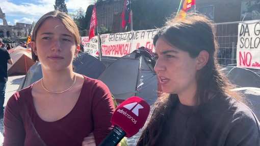 Sciopero generale, a Roma la notte in tenda dei manifestanti: "Chiediamo risposte chiare su problemi reali del Paese" Sciopero generale, a Roma la notte in tenda dei manifestanti: "Chiediamo risposte chiare su problemi reali del Paese"
