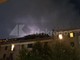 Tempesta di fulmini su Roma, le immagini del cielo illuminato a giorno