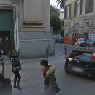 Via Sestri, ok ai portali e nuove regole per il carico e scarico: la mozione passa con 22 voti