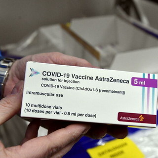 Stop al vaccino AstraZeneca in tutta Italia: la decisione dell'Aifa