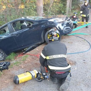 La scuola materna "Ravasco Preli" in visita ai Vigili del fuoco del distaccamento Genova Est