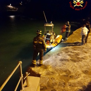 San Fruttuoso di Camogli, colti dal buio durante un’escursione: turisti salvati dai Vigili del Fuoco via mare