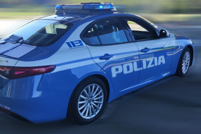 Sestri Ponente, ruba vino e un computer dalle cantine: arrestato 50enne Sestri Ponente, ruba vino e un computer dalle cantine: arrestato 50enne
