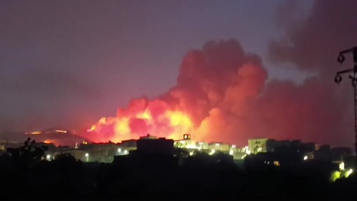 Agrigento, le fiamme avvolgono Santo Stefano Quisquina: decine di evacuati