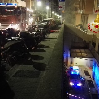 Incendio in un box di via dell'Orto nella notte