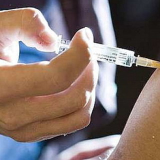 Coronavirus, da mercoledì accesso diretto alla vaccinazione anche per  over 12 con green pass in scadenza