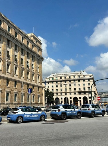 Polizia, agente fuori servizio riconosce il presunto autore di due tentati furti Polizia, agente fuori servizio riconosce il presunto autore di due tentati furti