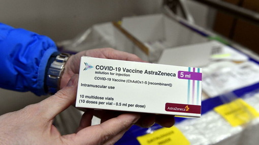 Stop al vaccino AstraZeneca in tutta Italia: la decisione dell'Aifa