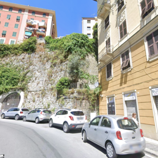 Via Napoli, al via a maggio i lavori sul muraglione: si punta al ripristino dei parcheggi