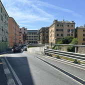 Via Chiaravagna, commercianti e residenti in campo: al via la raccolta firme per il ritorno della fermata dei bus 53 e 170