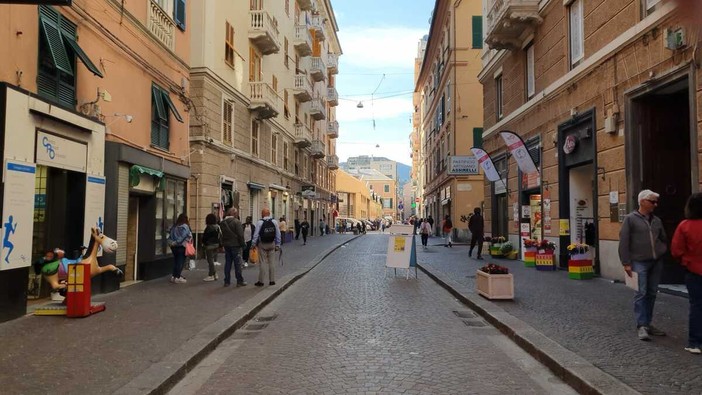 Pedonalizzazione via Rolando, Confesercenti chiede la sospensione: "Nessuna valutazione sull’impatto sul commercio"