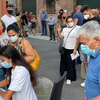 Open day nelle farmacie: la corsa al vaccino non si ferma, scorte esaurite a Sestri Ponente