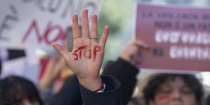 Asl3: filo diretto con gli specialisti nella Giornata contro la violenza sulle donne Asl3: filo diretto con gli specialisti nella Giornata contro la violenza sulle donne