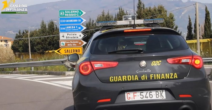 Immigrazione clandestina, 61 indagati per false residenze e assunzioni Immigrazione clandestina, 61 indagati per false residenze e assunzioni