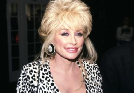 E' morta Dolly Parton, la star della musica country aveva 80 anni