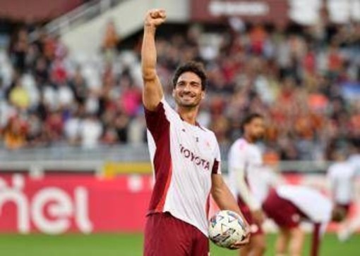 Hummels, dal calcio al... tennis. L'ex Roma in campo con Zverev - Video