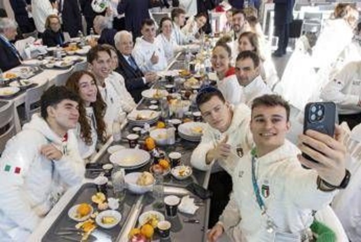Milano Cortina: quintali di pizza e 8mila caffè, i segreti della dieta dei campioni alle Olimpiadi Milano Cortina: quintali di pizza e 8mila caffè, i segreti della dieta dei campioni alle Olimpiadi