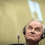 Ratko Mladic morto all'Aja, la Serbia: "Avrà tutti gli onori militari e di Stato" Ratko Mladic morto all'Aja, la Serbia: "Avrà tutti gli onori militari e di Stato"