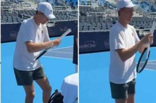 Sinner arriva a Cincinnati e prepara... la racchetta Sinner arriva a Cincinnati e prepara... la racchetta