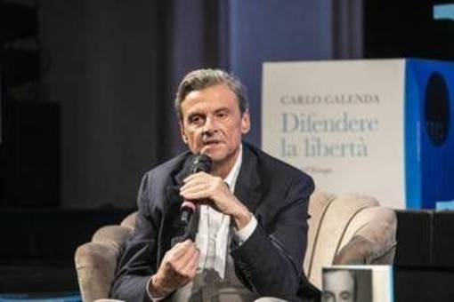 'Difendere la libertà', Calenda rivela: "Obama chiamò Renzi per impedire blocco sanzioni a Russia" 'Difendere la libertà', Calenda rivela: "Obama chiamò Renzi per impedire blocco sanzioni a Russia"