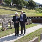 Mattarella in Trentino con cerotto sulla fronte, al capo dello Stato rimosso un neo