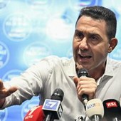 Sondaggio politico, Fratelli d'Italia e Pd calano. Vannacci supera AVS Sondaggio politico, Fratelli d'Italia e Pd calano. Vannacci supera AVS