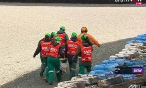 MotoGp, Martin cade e in pista entra la barella: cos'è successo MotoGp, Martin cade e in pista entra la barella: cos'è successo