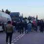 Ex Ilva, a Taranto prosegue mobilitazione operai in protesta: nuovi blocchi e disagi su statale 106 Ex Ilva, a Taranto prosegue mobilitazione operai in protesta: nuovi blocchi e disagi su statale 106