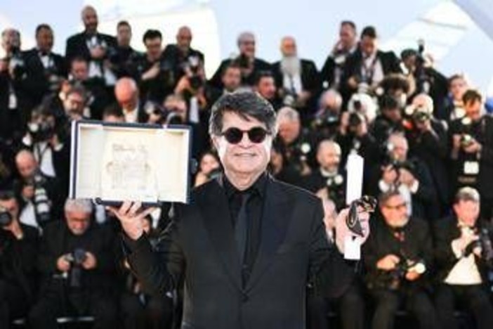 Iran, il regista Jafar Panahi: "Non riesco a tornare a casa dalla mia famiglia" Iran, il regista Jafar Panahi: "Non riesco a tornare a casa dalla mia famiglia"