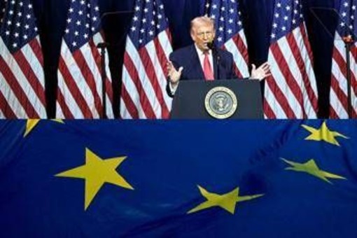 Groenlandia, Trump minaccia ancora: "Dazi agli europei? Lo farò al 100%" Groenlandia, Trump minaccia ancora: "Dazi agli europei? Lo farò al 100%"