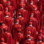 Conclave, cardinali tornano a riunirsi: oggi sarà decisa la data