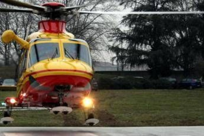 Arezzo, elicottero civile disperso sull'Alpe della Luna: attivate le operazioni di soccorso Arezzo, elicottero civile disperso sull'Alpe della Luna: attivate le operazioni di soccorso