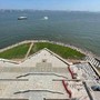 New York, barca si ribalta a Liberty Island: morti una donna e un neonato New York, barca si ribalta a Liberty Island: morti una donna e un neonato