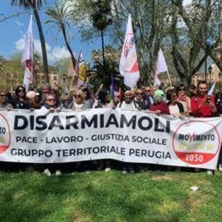 M5S in piazza a Roma contro il riarmo. Conte: &quot;Stiamo piantando un pilastro per costruire un'alternativa&quot;