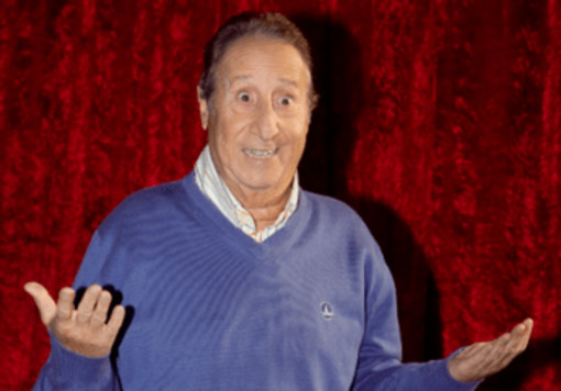 Alvaro Vitali morto, l'omaggio a La volta buona: "Quello che è successo ieri inimmaginabile" Alvaro Vitali morto, l'omaggio a La volta buona: "Quello che è successo ieri inimmaginabile"