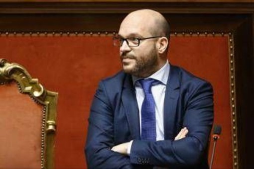 Giornata mondiale sclerosi multipla, Fontana: "Dietro malattia famiglie che meritano dignità" Giornata mondiale sclerosi multipla, Fontana: "Dietro malattia famiglie che meritano dignità"