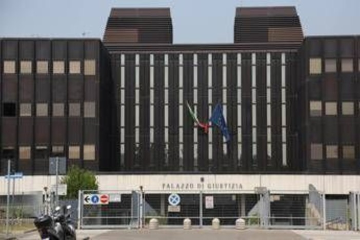 Caso Bibbiano, sentenza processo 'Angeli e demoni': 14 assoluzioni e tre condanne lievi