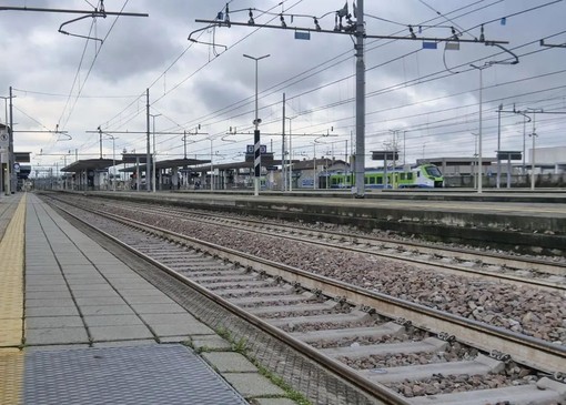 Nuovi sabotaggi sulla linea Alta Velocità, circolazione ferroviaria rallentata