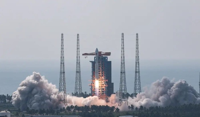 Cina, lanciato un nuovo gruppo di satelliti per Internet