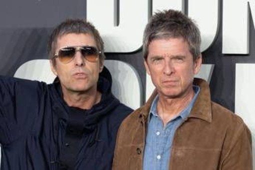 Nuova data del tour degli Oasis a Roma, l'annuncio dei fratelli Gallagher: "Ci vediamo anche il 26 luglio" Nuova data del tour degli Oasis a Roma, l'annuncio dei fratelli Gallagher: "Ci vediamo anche il 26 luglio"
