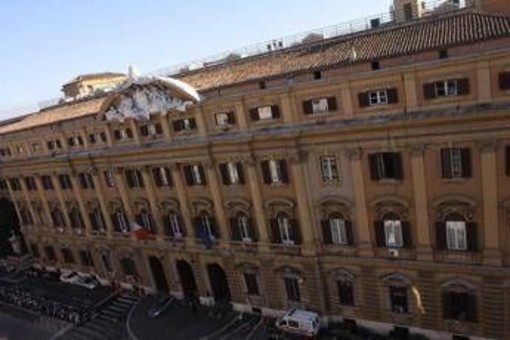 Manovra, dalla Cgil a Confindustria: ecco i punti deboli per sindacati e imprese Manovra, dalla Cgil a Confindustria: ecco i punti deboli per sindacati e imprese