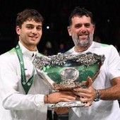 Il papà-coach di Cobolli: "Parigi lascia consapevolezza, ma Wimbledon è un'altra storia. Atp Finals? Sono un obiettivo" Il papà-coach di Cobolli: "Parigi lascia consapevolezza, ma Wimbledon è un'altra storia. Atp Finals? Sono un obiettivo"