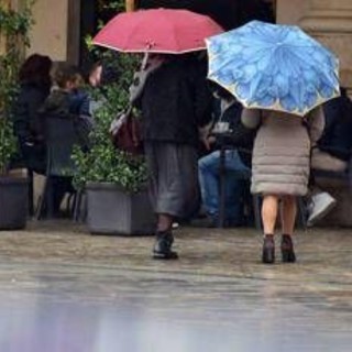 Maltempo, oggi allerta in 13 regioni: arancione su Lazio e Calabria