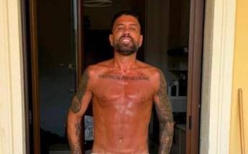 Arrestato a Roma per aver accoltellato la ex, era stato già denunciato dalla prima moglie: chi è Damiano Moncada Arrestato a Roma per aver accoltellato la ex, era stato già denunciato dalla prima moglie: chi è Damiano Moncada