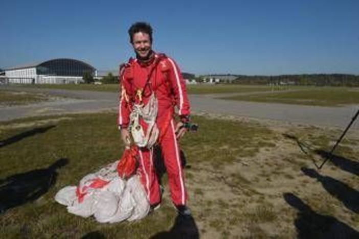 Malore durante volo con parapendio, muore base jumper Felix Baumgartner Malore durante volo con parapendio, muore base jumper Felix Baumgartner