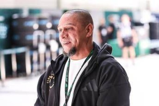 Roberto Carlos choc: "Ho perso il 99% dei soldi guadagnati con il calcio" Roberto Carlos choc: "Ho perso il 99% dei soldi guadagnati con il calcio"