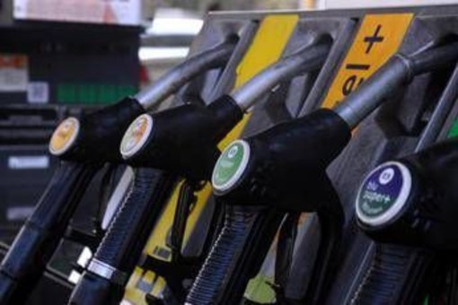 Prezzi benzina ancora in rialzo, quanto costano oggi i carburanti alla pompa Prezzi benzina ancora in rialzo, quanto costano oggi i carburanti alla pompa