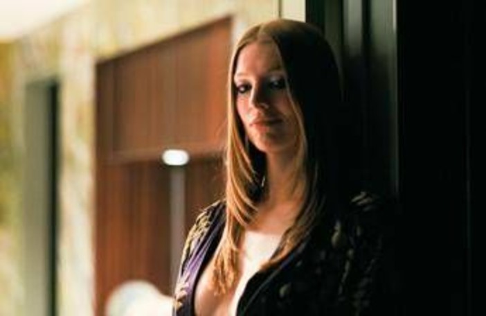 Hunter Schafer cambia sesso, l'attrice si è sottoposta a un intervento